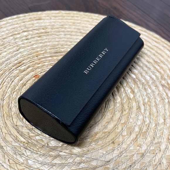 Burberry Spellout Hard Cover Signature Sunglasses Case - Picture 12 of 14